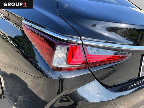 Used 2025 Lexus ES 350 w/ Premium Package FWD image 26