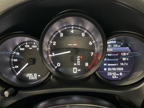 Used 2023 Porsche Macan AWD/4WD image 14