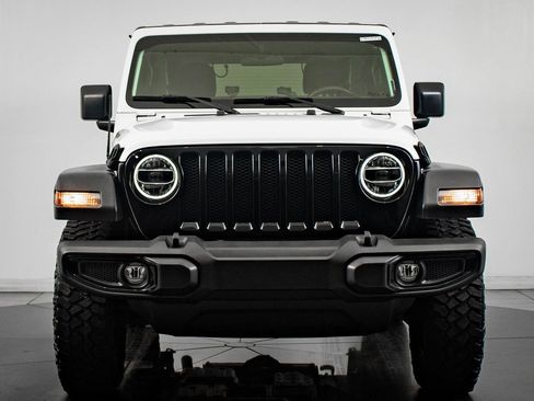 Used 2022 Jeep Wrangler Willys image 2