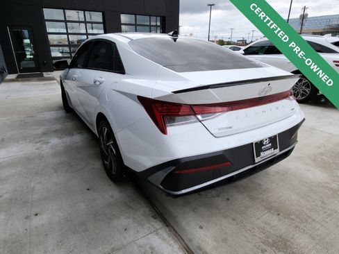 Certified 2025 Hyundai Elantra SEL image 7