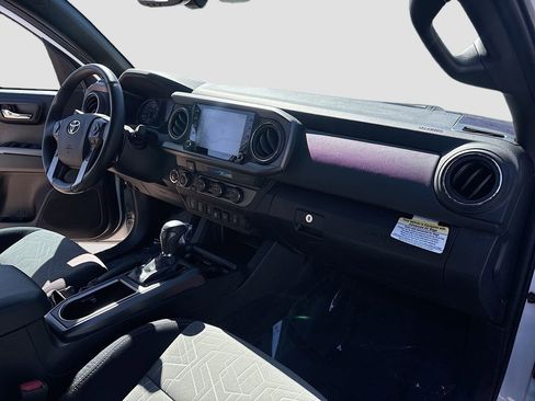 Used 2023 Toyota Tacoma TRD Off-Road w/ Advanced Technology Package AWD/4WD image 27
