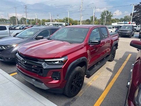 Used 2024 Chevrolet Colorado Z71 w/ Z71 Convenience Package 2 AWD/4WD image 1