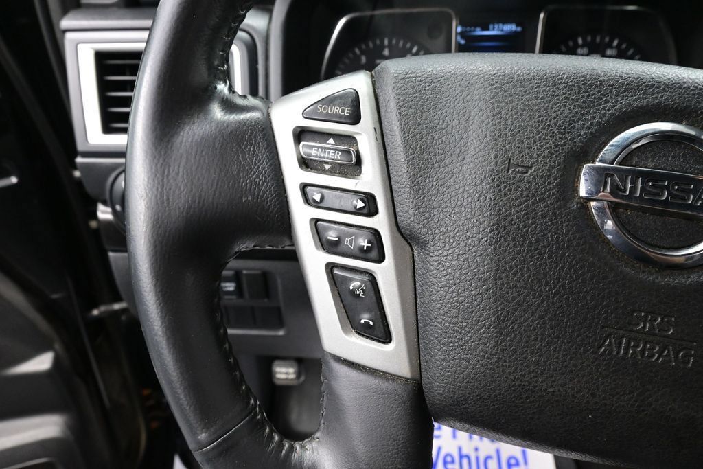 Used 2018 Nissan Titan SV AWD/4WD image 30