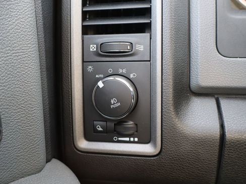 Used 2017 RAM 1500 Express image 15