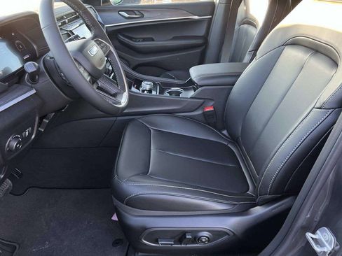 New 2025 Jeep Grand Cherokee L Limited w/ Black Appearance Package image 7