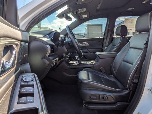 Used 2023 Chevrolet Traverse Premier AWD/4WD image 5