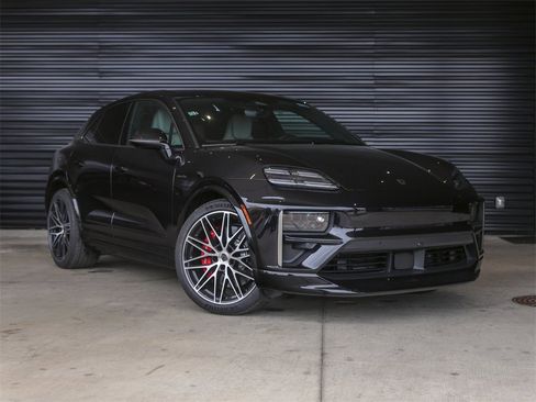 New 2025 Porsche Macan Turbo Electric image 9