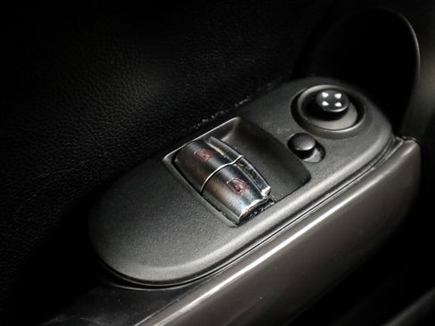 Used 2019 MINI Cooper 2-Door Hardtop image 15