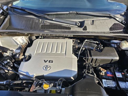 Used 2013 Toyota Highlander Limited image 18