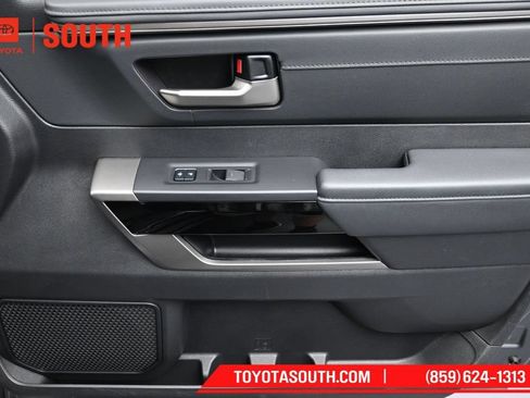Used 2023 Toyota Tundra Limited AWD/4WD image 33