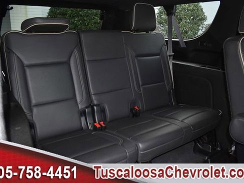 Used 2022 Chevrolet Suburban Premier image 29
