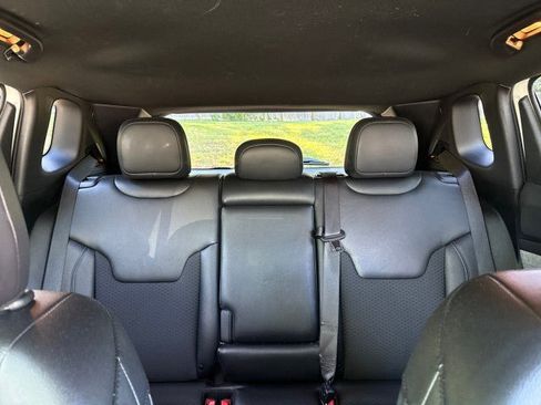 Used 2024 Jeep Compass Latitude AWD/4WD image 30