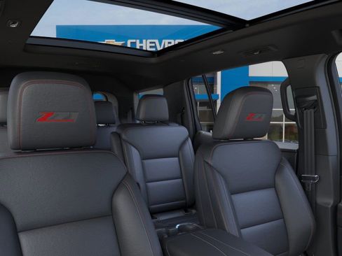 New 2026 Chevrolet Traverse Z71 w/ Driver Confidence Package image 24