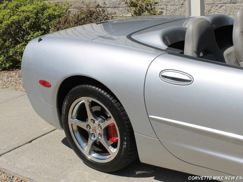 Used 2002 Chevrolet Corvette Convertible w/ Preferred Equipment Group2 image 26