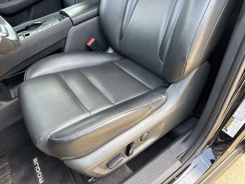 Used 2021 Nissan Rogue SV w/ Premium Package FWD image 22