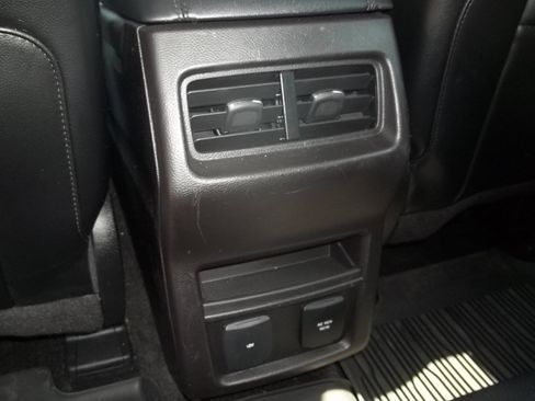 Used 2018 Ford Edge SEL w/ Equipment Group 201A AWD/4WD image 15