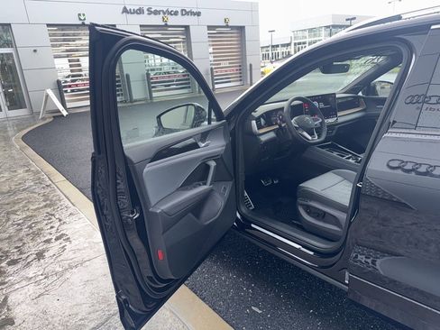 Used 2026 Volkswagen Tiguan SEL R-Line AWD/4WD image 47