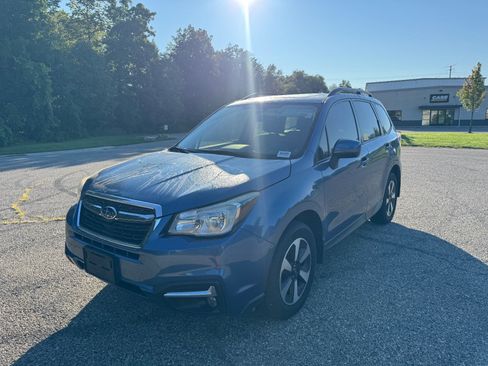 Used 2017 Subaru Forester 2.5i Premium AWD/4WD image 5