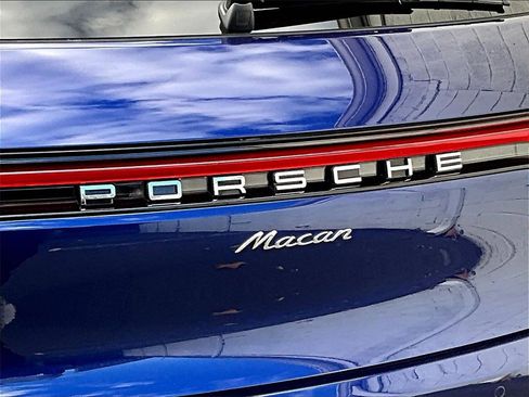 Used 2025 Porsche Macan image 13