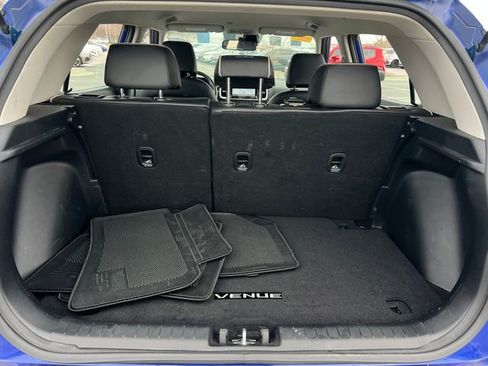 Used 2023 Hyundai Venue Limited image 28