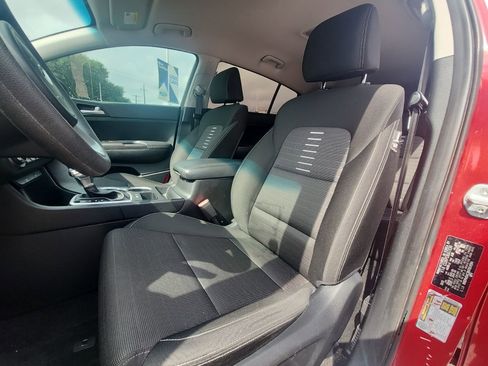 Used 2022 Kia Sportage LX w/ LX FWD Value Edition Package image 11