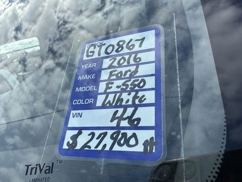 Used 2016 Ford F550 2WD Regular Cab Super Duty image 16