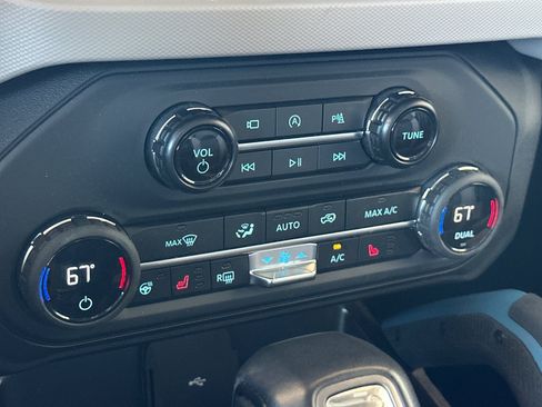 Used 2024 Ford Bronco Wildtrak AWD/4WD image 20
