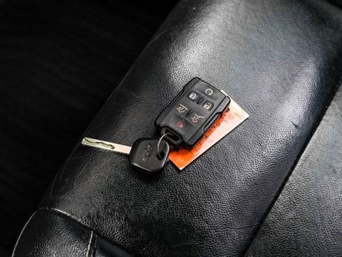 Used 2015 Chevrolet Suburban LT image 54