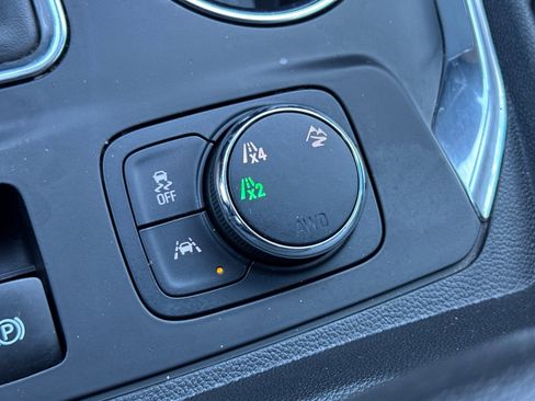 Used 2020 Chevrolet Traverse LT w/ LPO, Blackout Package image 34