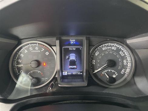 Used 2019 Toyota Tacoma TRD Sport AWD/4WD image 3