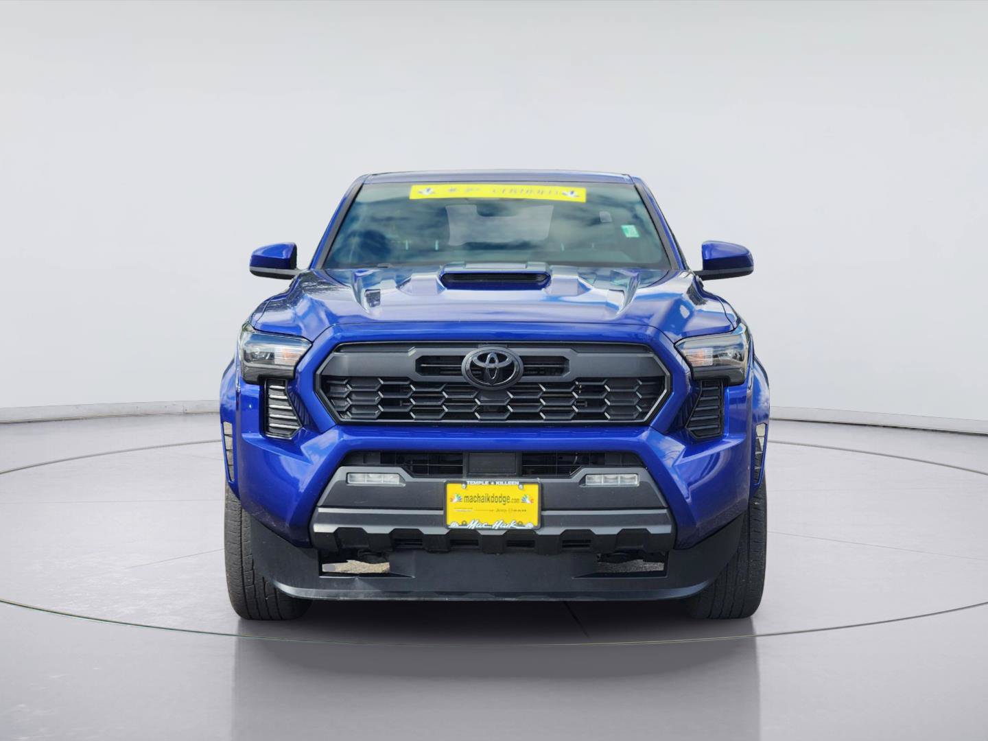 Used 2025 Toyota Tacoma TRD Sport AWD/4WD image 2
