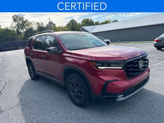 Used 2025 Honda Pilot TrailSport image 10