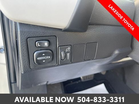 Used 2018 Toyota Corolla LE FWD image 24