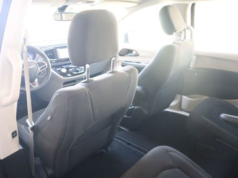 Used 2024 Chrysler Voyager LX FWD image 45