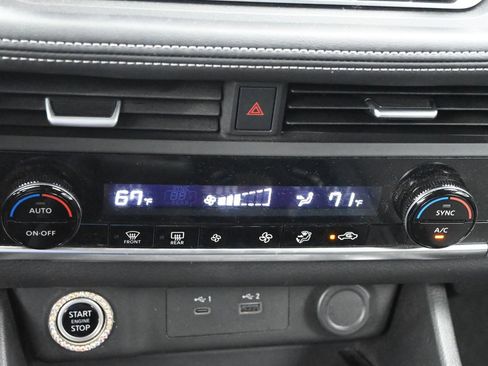 Certified 2023 Nissan Rogue SV FWD image 18