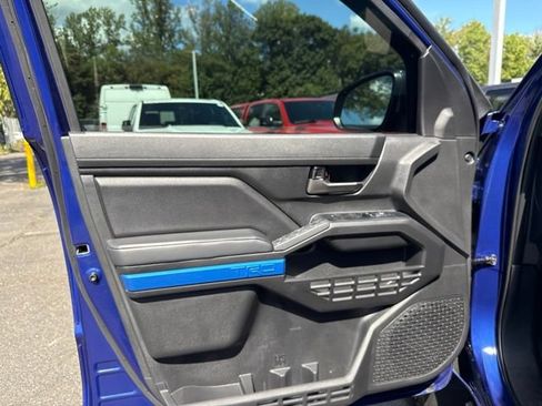 Used 2025 Toyota Tacoma TRD Off-Road AWD/4WD image 39