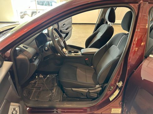 Used 2025 Nissan Sentra SV FWD image 25