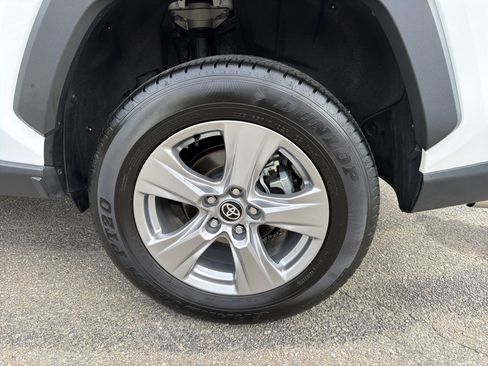 Used 2025 Toyota RAV4 XLE FWD image 19