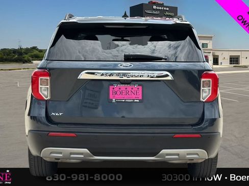 Used 2023 Ford Explorer XLT w/ Equipment Group 202A RWD image 4