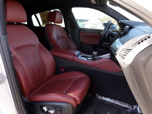 Used 2022 BMW X6 M50i w/ Executive Package image 28