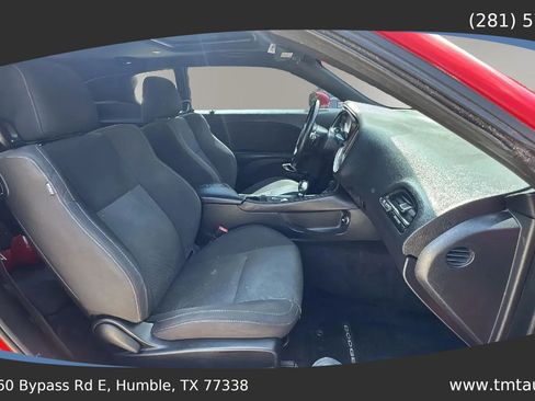 Used 2016 Dodge Challenger R/T RWD image 16
