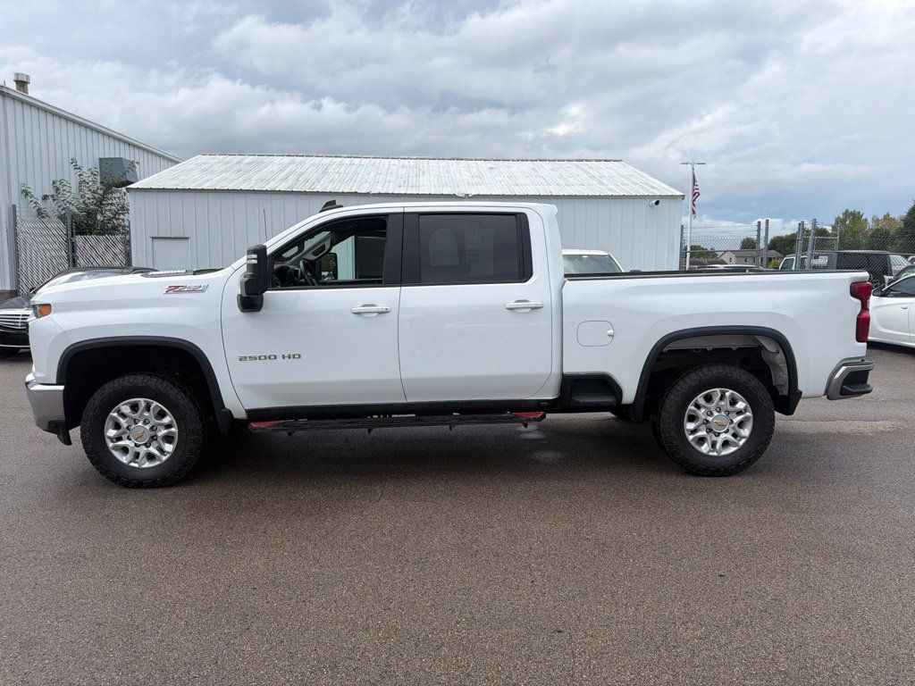 Used 2021 Chevrolet Silverado 2500 LT w/ Z71 Off-Road Package AWD/4WD image 7