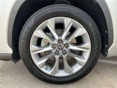 Used 2021 Toyota Highlander Limited image 12