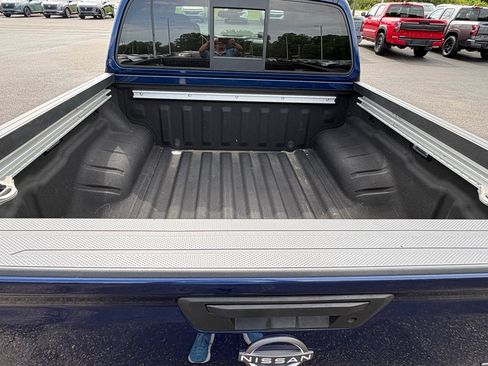 Used 2022 Nissan Frontier SV AWD/4WD image 8