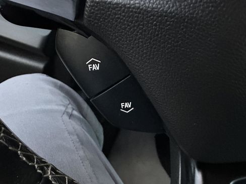 Used 2023 Chevrolet Camaro LT image 27