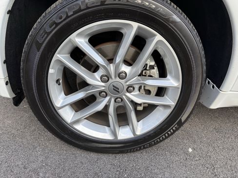 Used 2024 Dodge Durango GT image 11