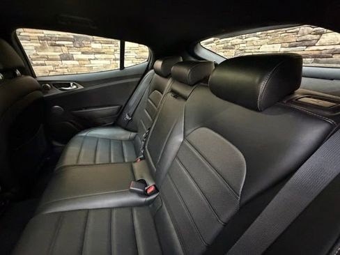 Used 2018 Kia Stinger GT2 AWD/4WD image 32