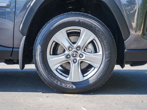Used 2024 Toyota RAV4 XLE AWD/4WD image 9