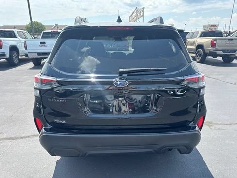 Used 2025 Subaru Forester Premium AWD/4WD image 4