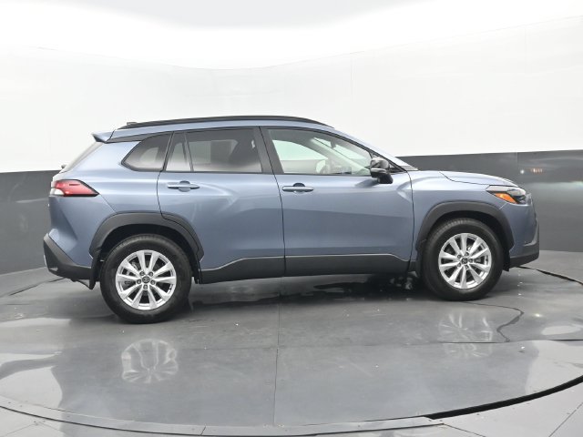 Used 2026 Toyota Corolla Cross LE w/ Moonroof Package FWD image 2